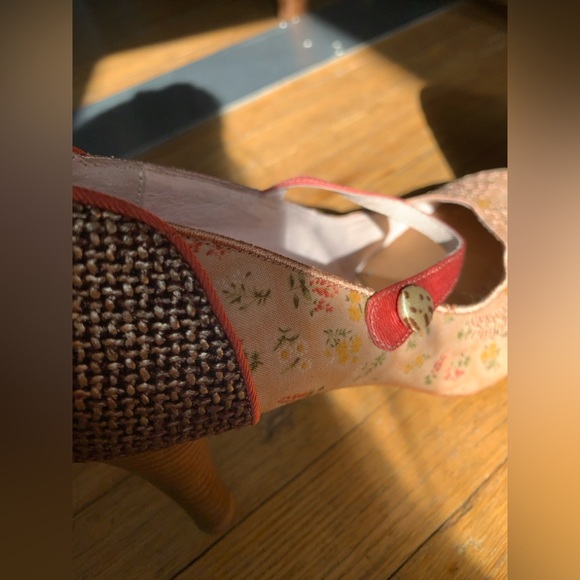 Rare Vintage Kensie Embroidered Rose Mary Janes💕❤️💕 with original box🤗 - Picture 7 of 12